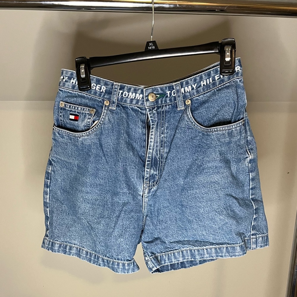 High waisted TOMMY shorts